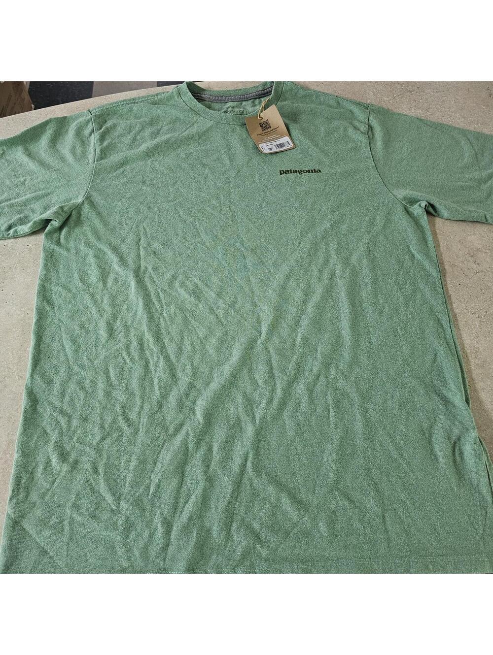 Patagonia Men's Fitz Roy Tee Green Heather T‑Shit Small NEW